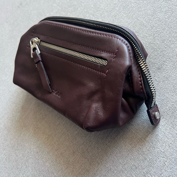 RUDSAK -Deep Burgundy Leather -Toiletry /Cosmetic Pouch - Picture 3 of 9